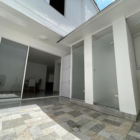 Хостел Gaston Coliving Медельин Экстерьер фото