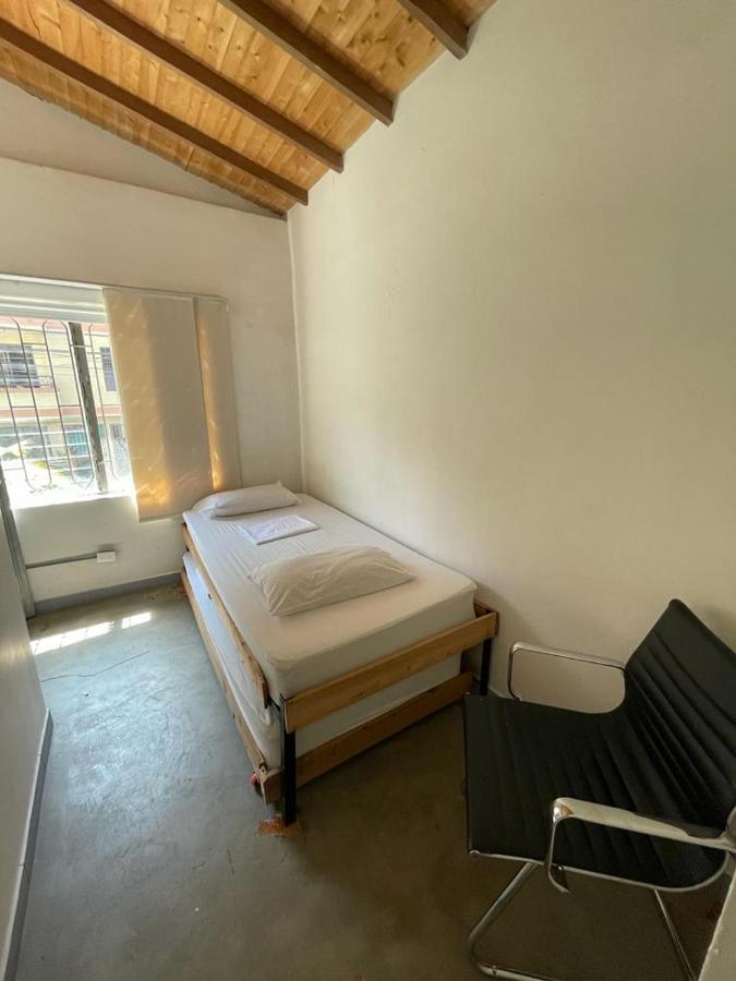 Хостел Gaston Coliving Медельин Экстерьер фото