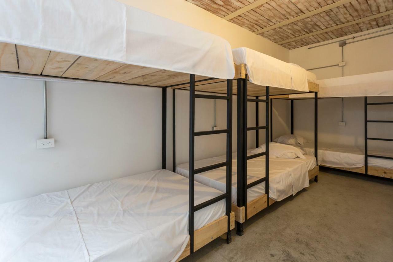 Хостел Gaston Coliving Медельин Экстерьер фото
